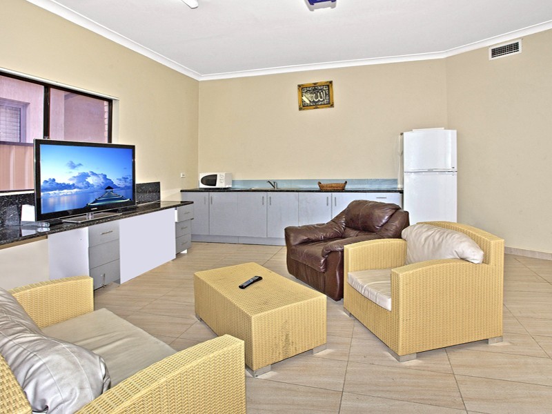 6 Pandora Street, Greenacre NSW 2190