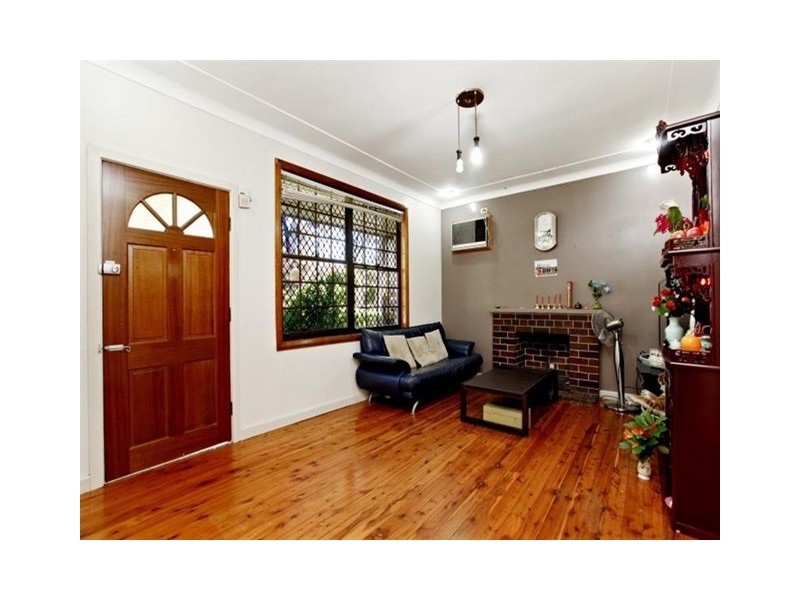 19 Drew Street, Greenacre NSW 2190