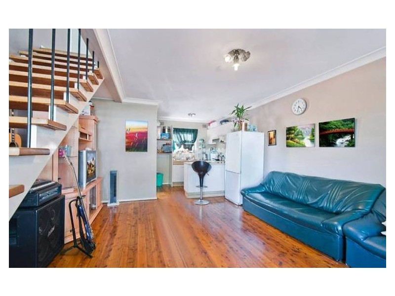 2/25 Blenman Avenue, Punchbowl NSW 2196