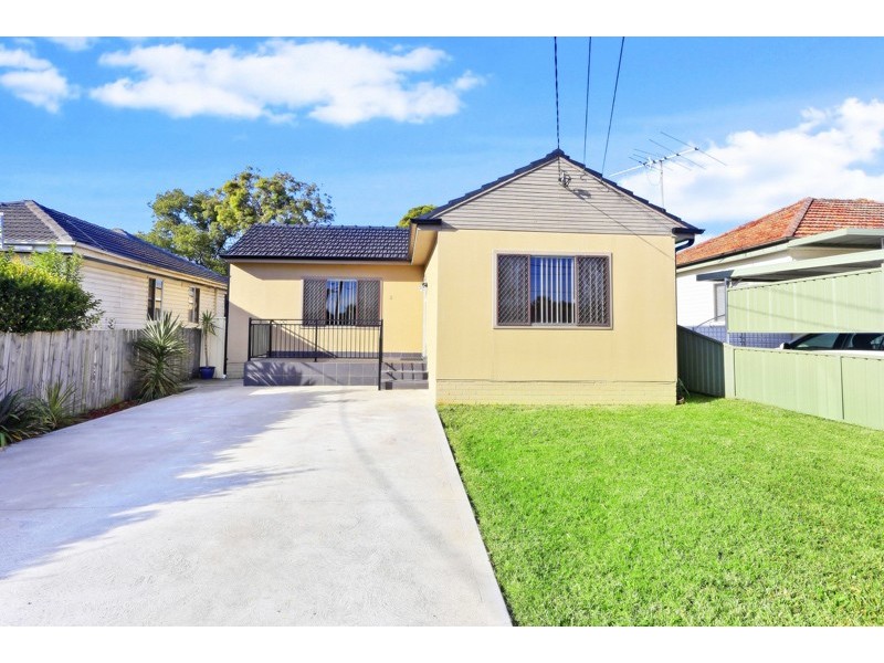 8 Lals Parade, Fairfield East NSW 2165