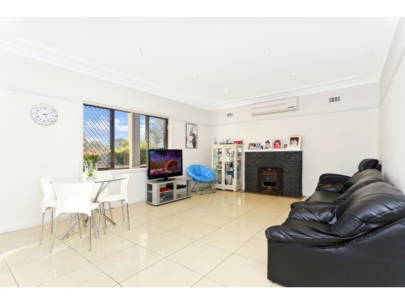 8 Lals Parade, Fairfield East NSW 2165