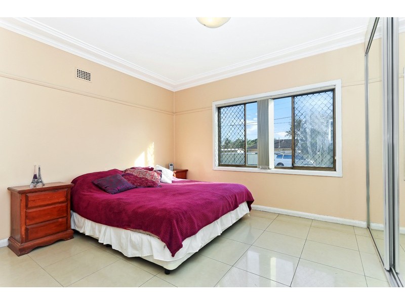 8 Lals Parade, Fairfield East NSW 2165