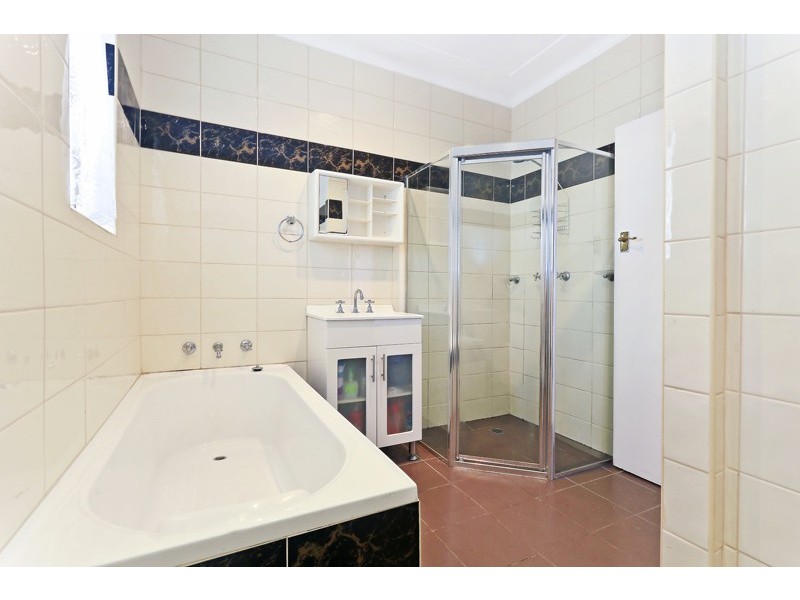 8 Lals Parade, Fairfield East NSW 2165