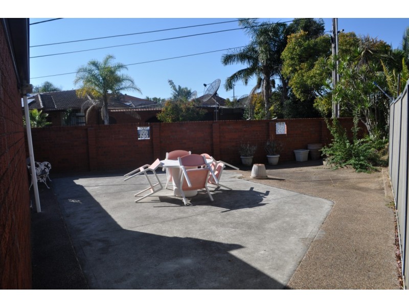 1 Wyleena Place, Punchbowl NSW 2196