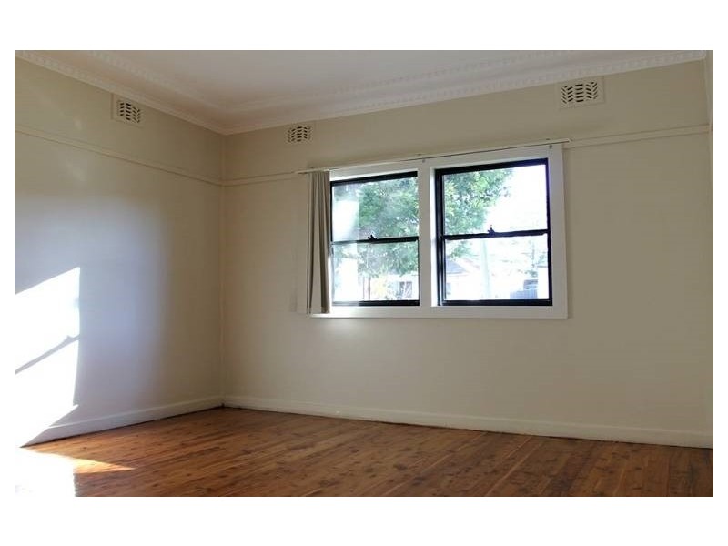 4 Lancaster Avenue, Punchbowl NSW 2196