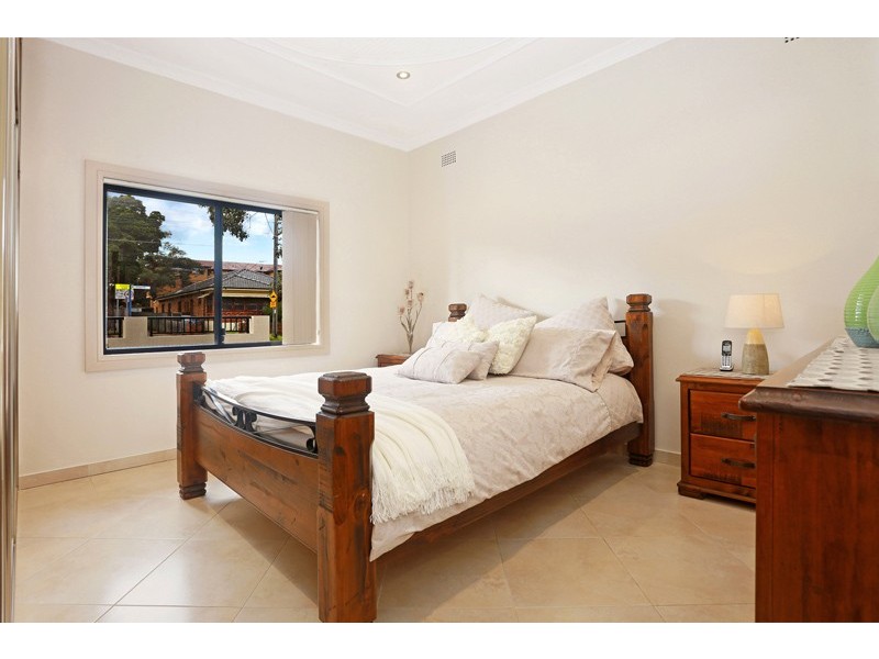 33 Victoria Road, Punchbowl NSW 2196