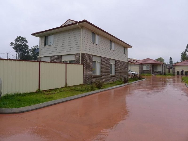 8/2 Literature Place, Blackett NSW 2770