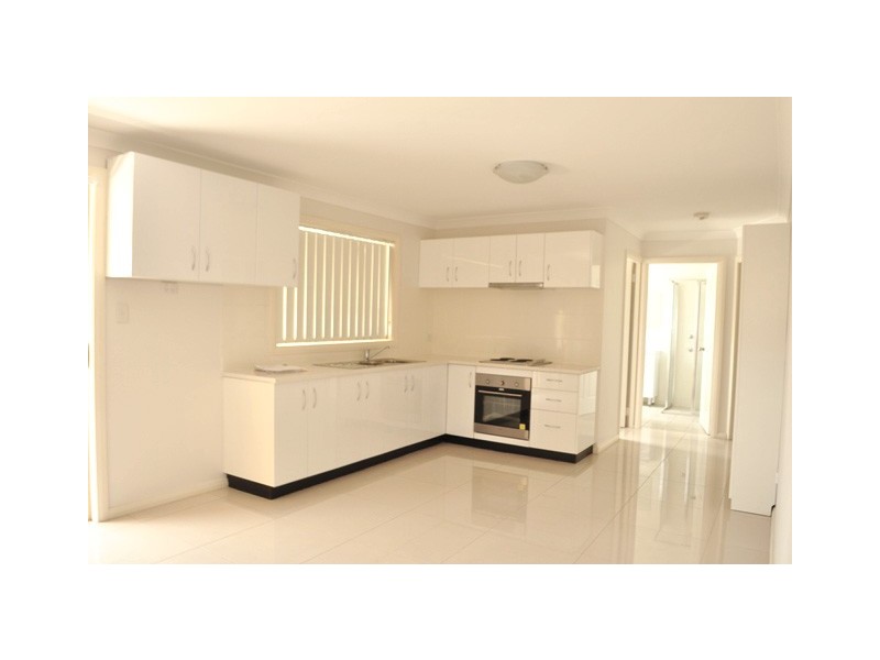 1/2 Literature Place, Blackett NSW 2770