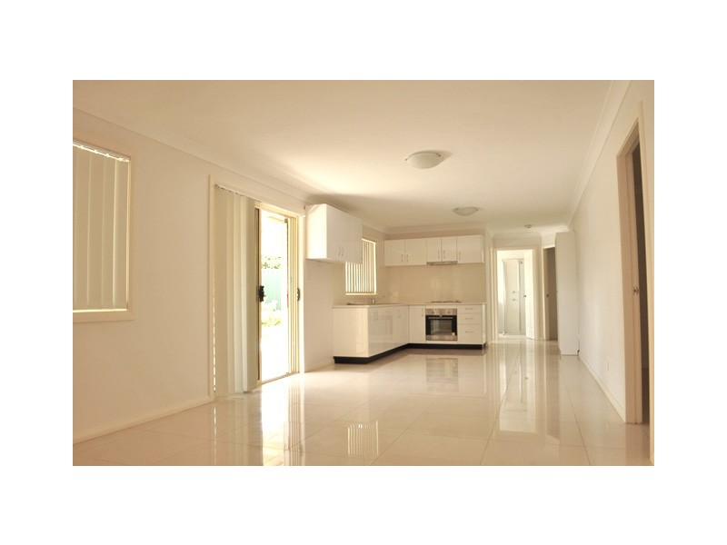 1/2 Literature Place, Blackett NSW 2770