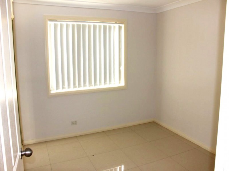 1/2 Literature Place, Blackett NSW 2770