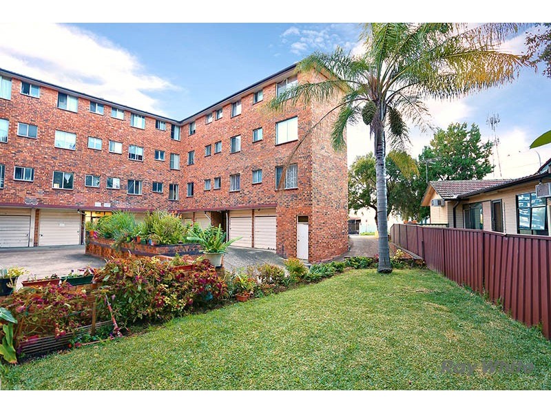 1/32 Pirie Street, Liverpool NSW 2170