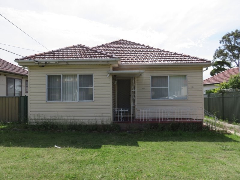 220 Waterloo Road, Greenacre NSW 2190