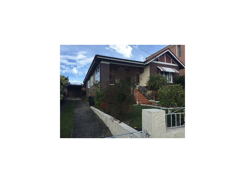 2 Earlwood Avenue, Earlwood NSW 2206