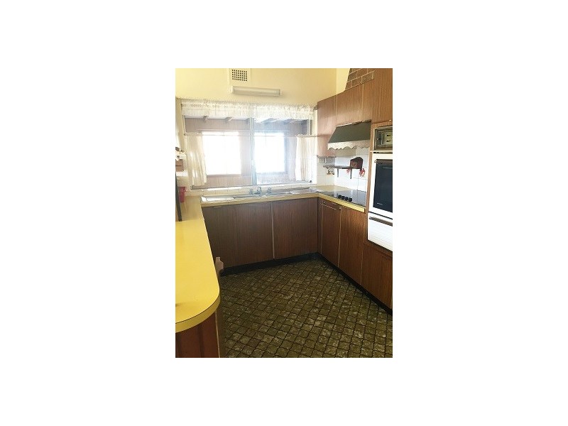 2 Earlwood Avenue, Earlwood NSW 2206