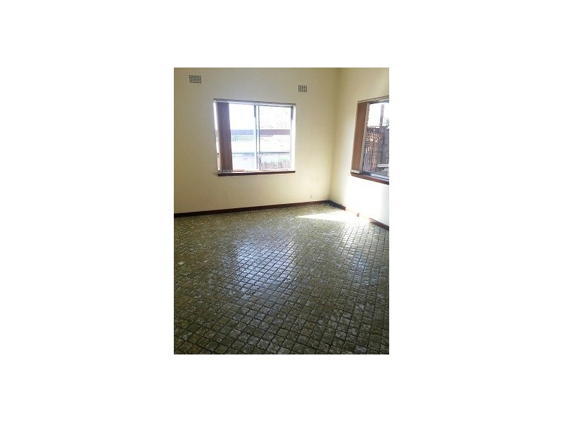 2 Earlwood Avenue, Earlwood NSW 2206