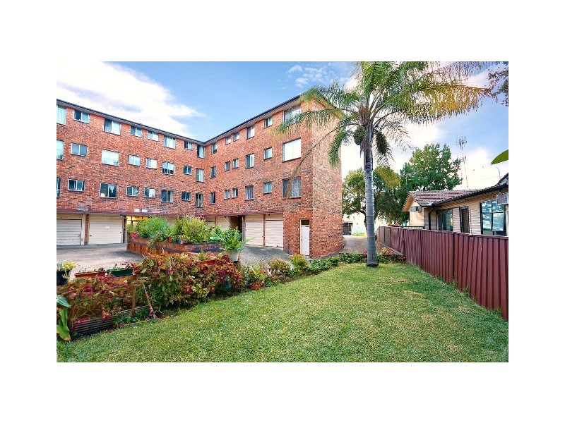 1/32 Pirie Street, Liverpool NSW 2170