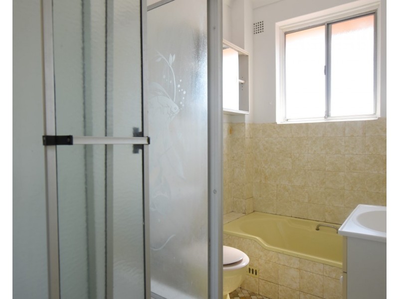 6/76 Rossmore ave, Punchbowl NSW 2196