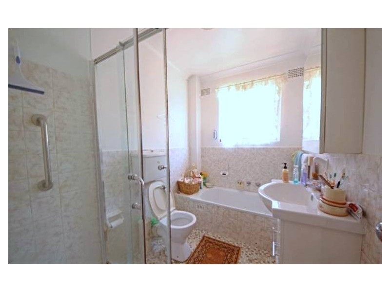 6 Willeroo Street, Lakemba NSW 2195