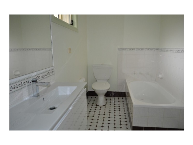 3/118 Rossmore Ave, Punchbowl NSW 2196