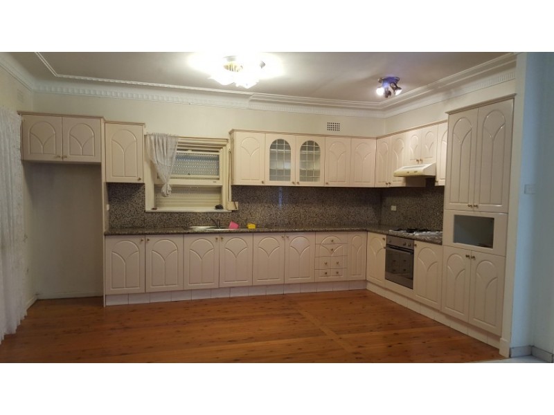 32 Hillcrest St, Punchbowl NSW 2196