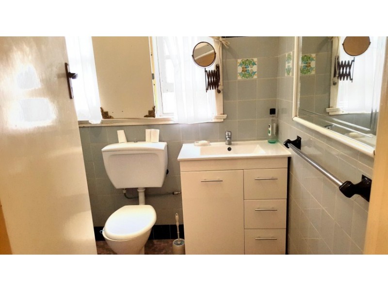 32 Hillcrest St, Punchbowl NSW 2196