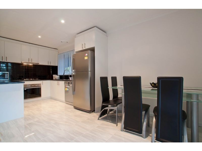 11 Meerlu Avenue, Frankston VIC 3199