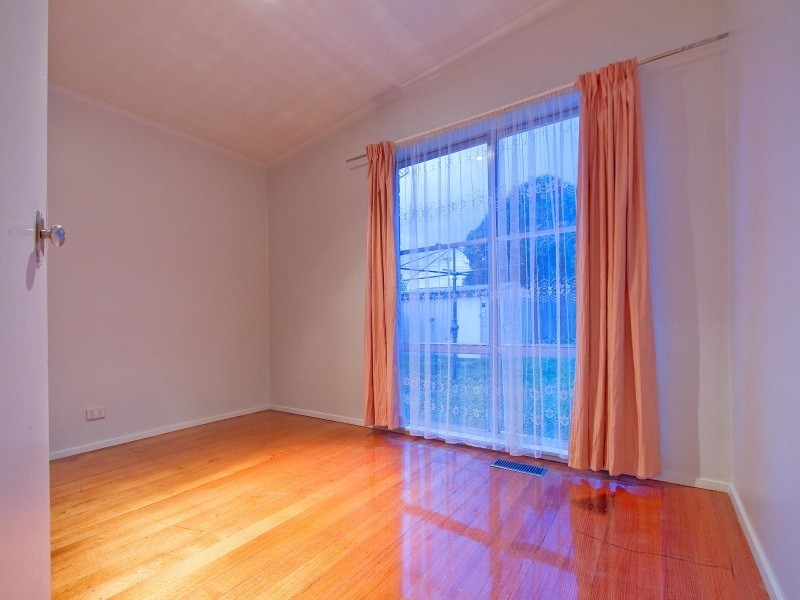 34 Whitewood Street, Frankston North VIC 3200