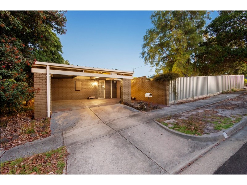 10 Benanee Drive, Frankston VIC 3199