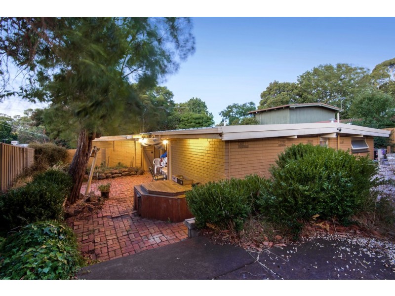 10 Benanee Drive, Frankston VIC 3199