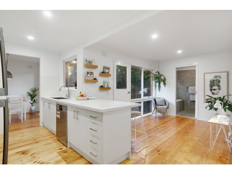 2 Melaleuca Court, Frankston VIC 3199