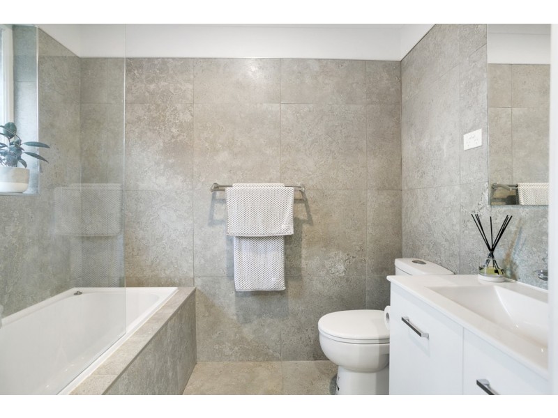 2 Melaleuca Court, Frankston VIC 3199