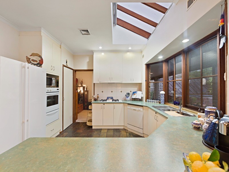 2 Juliana Close, Frankston VIC 3199