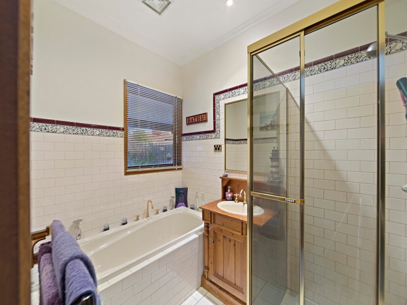 2 Juliana Close, Frankston VIC 3199
