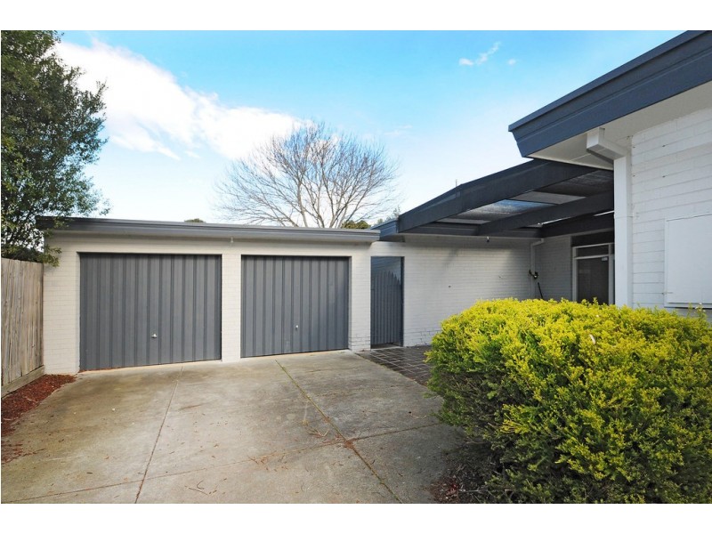 2 Connal Drive, Frankston VIC 3199