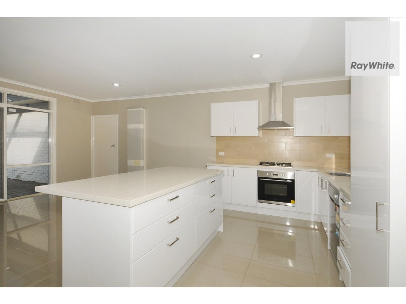 2 Connal Drive, Frankston VIC 3199