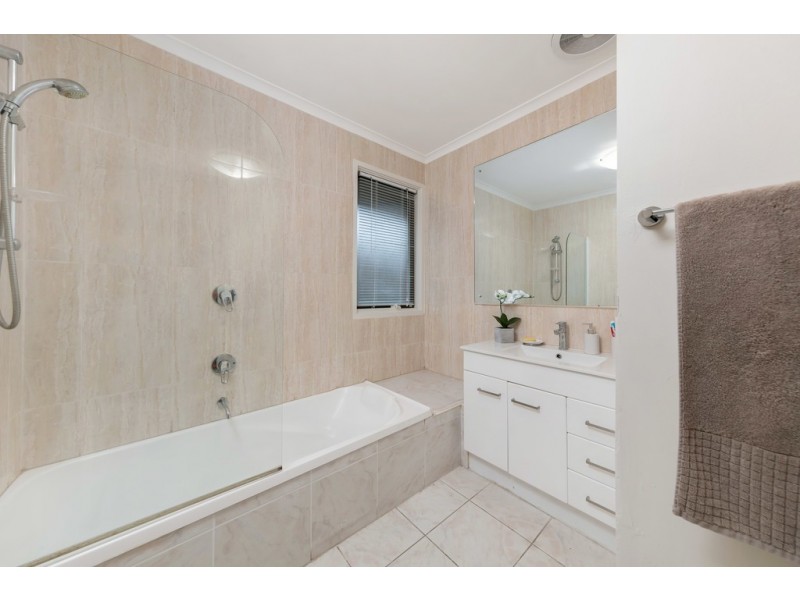 1 Burramine Court, Frankston South VIC 3199