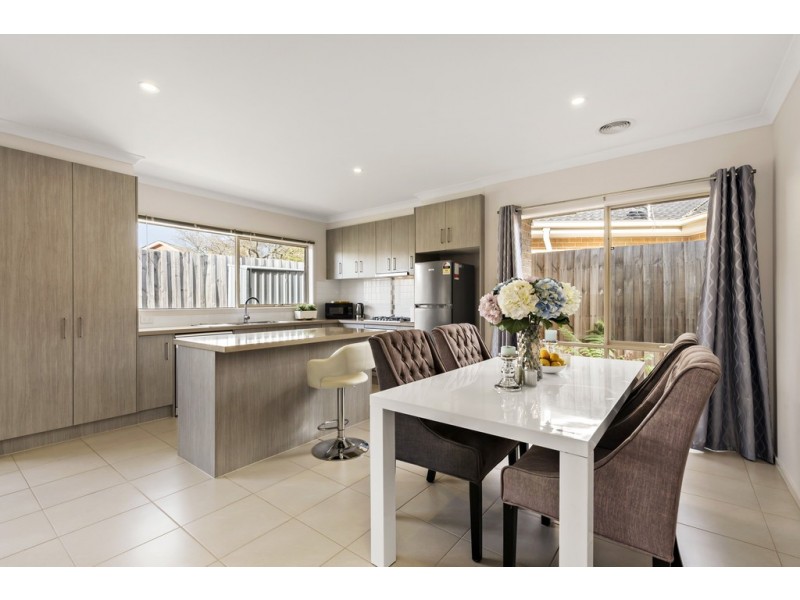 3/6 Karri Court, Frankston North VIC 3200