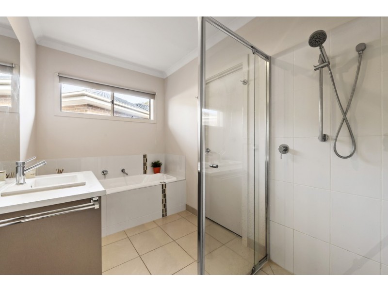 3/6 Karri Court, Frankston North VIC 3200