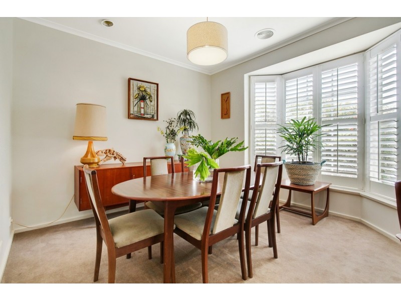 2 Pericoe Street, Frankston VIC 3199