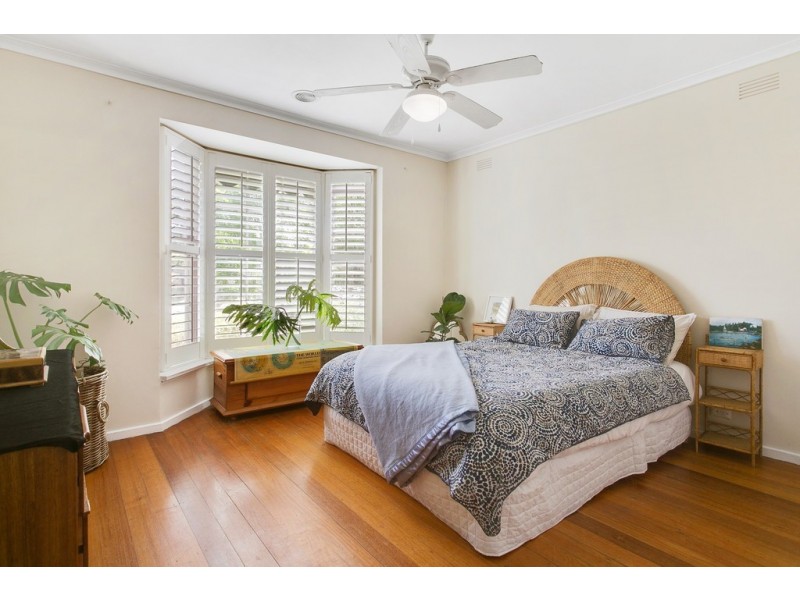 2 Pericoe Street, Frankston VIC 3199