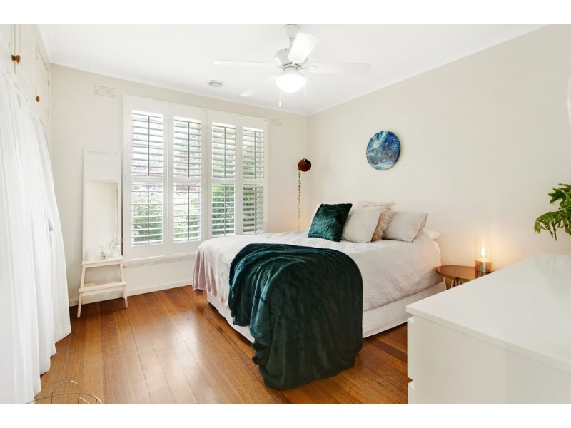 2 Pericoe Street, Frankston VIC 3199