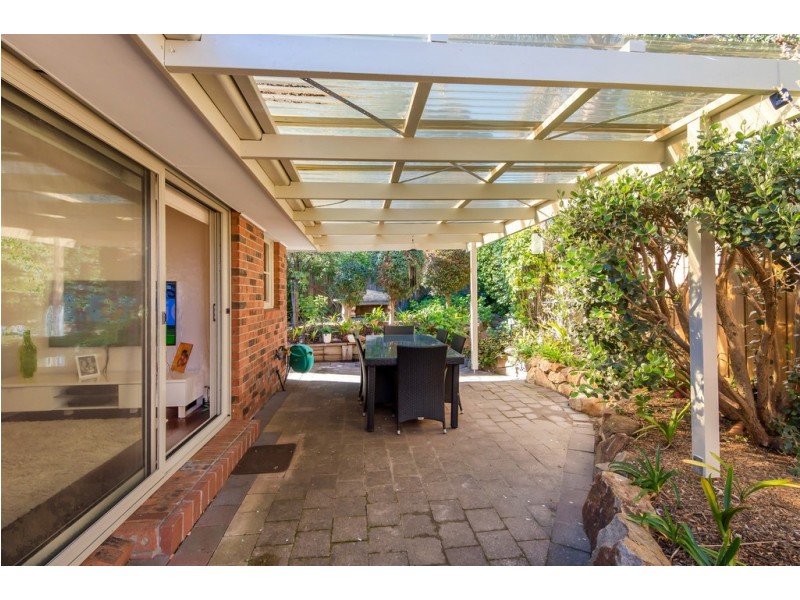 8 Helsal Court, Frankston VIC 3199