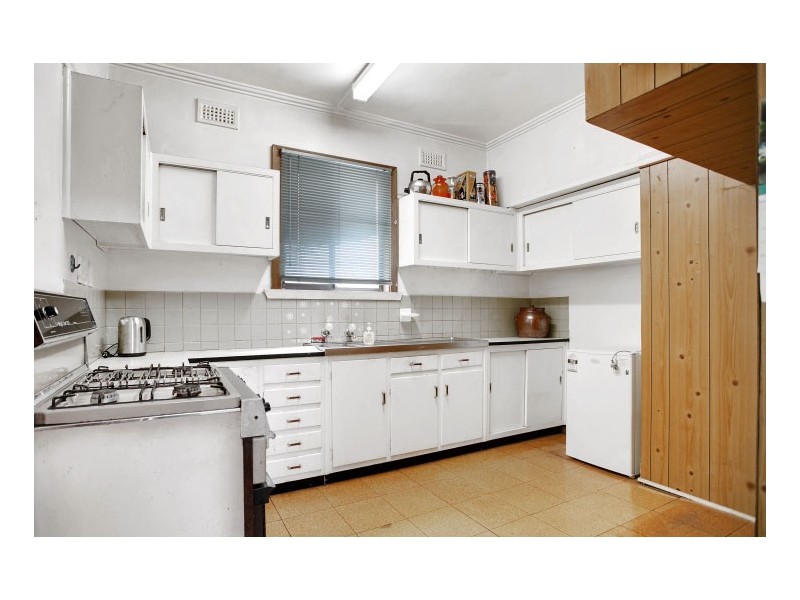 27 Seaford Road, Seaford VIC 3198