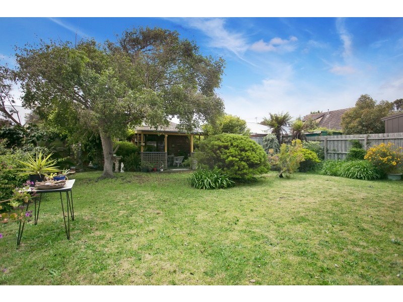 27 Seaford Road, Seaford VIC 3198