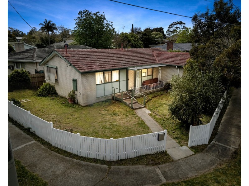 17 Karingal Drive, Frankston VIC 3199