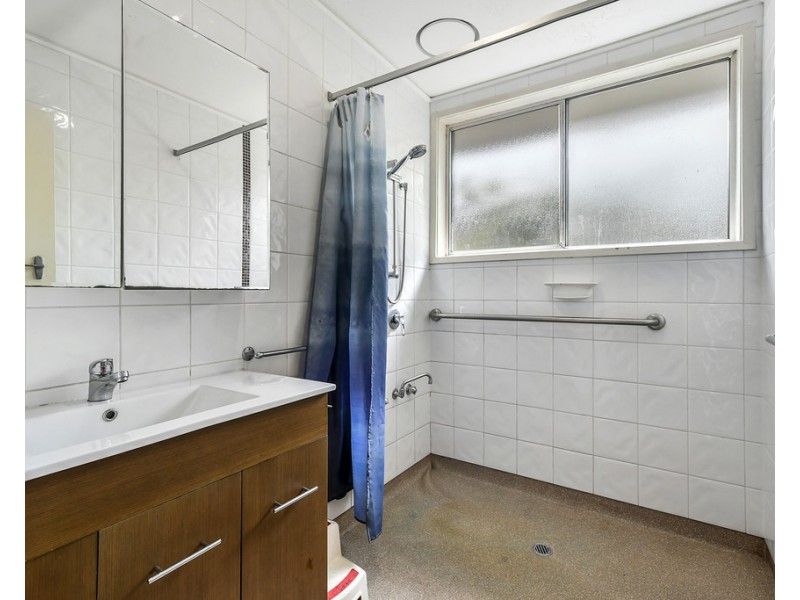 17 Karingal Drive, Frankston VIC 3199