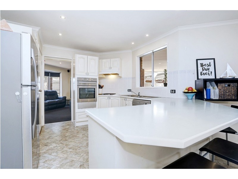 2 Tandarra Court, Carrum Downs VIC 3201