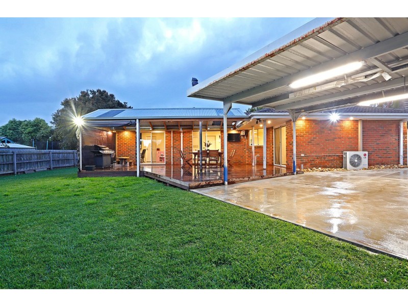 2 Tandarra Court, Carrum Downs VIC 3201