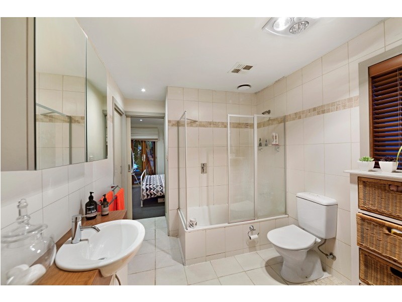 1/242 Heatherhill Road, Frankston VIC 3199