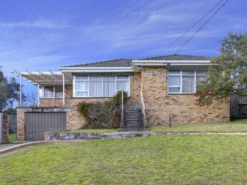 24 Hillcrest Road, Frankston VIC 3199